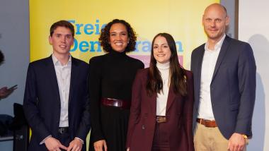 Das Foto zeigt (von links) den FDP-Kreisvorsitzenden Marlon Knitz, Bundesgeneralsekratärin Nicole Büttner, Anja Widenmann und Daniel Derscheid